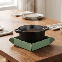 🍳 Magnetic Silicone Trivet: Foldable Tray, Heat-Resistant, Food-Grade, Space-Saving
